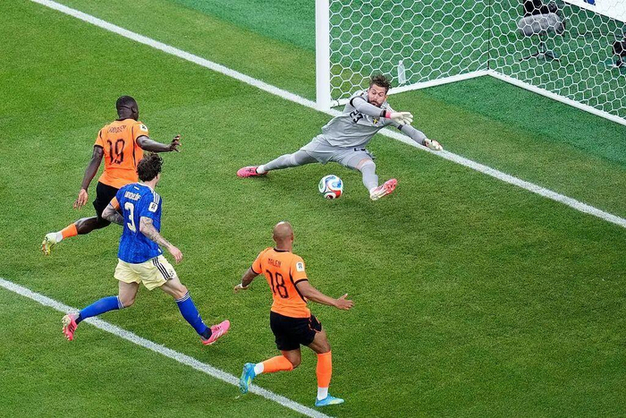 Germany Beat Ivory Coast 2-1 With Late Winner to Advance; Netherlands Rout Sweden 5-1